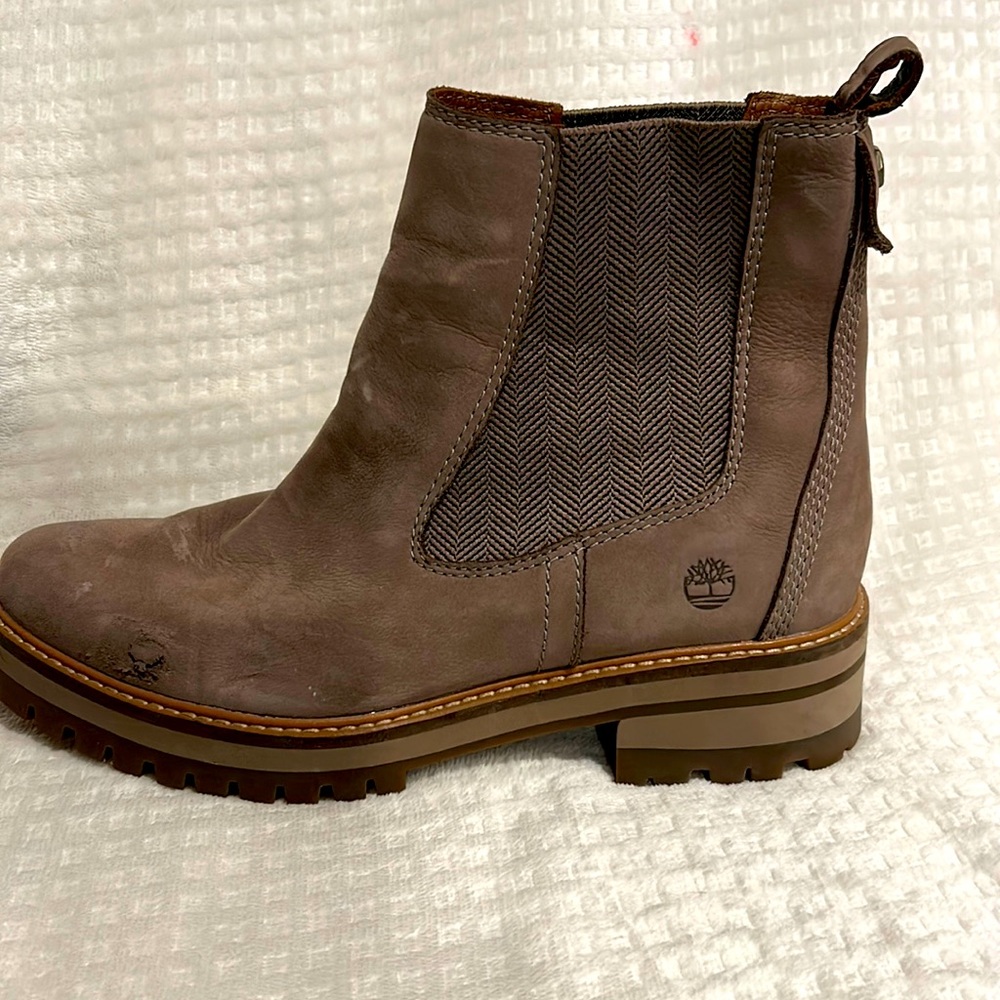 TIMBERLAND WOMENS COURMAYEUR VALLEY CHELSEA - TAUPE